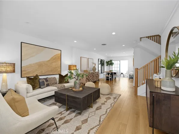 2350 Bunker Hill Way, Costa Mesa, CA 92626