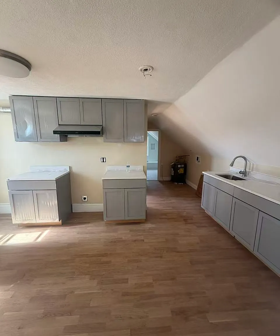2 bed, $2,400 — Photo 3