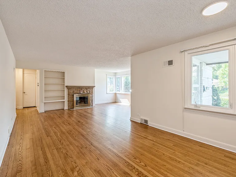 4701 Lawn Ave — Photo 4