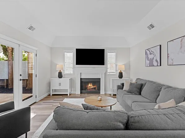 41 Heritage Wood Cir, Sacramento, CA 95831
