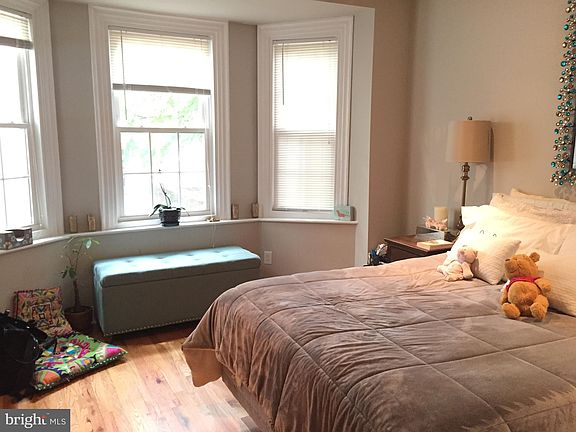4th image of 1338-40 Lombard St #203