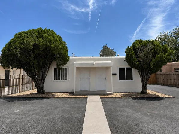 516 Alvarado Dr SE, Albuquerque, NM 87108