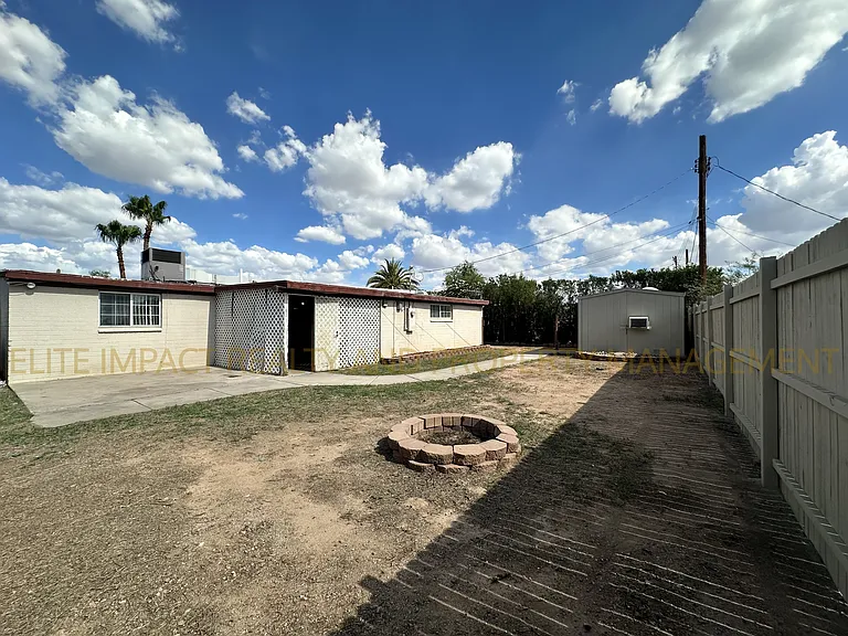 4049 N Ray Pl — Photo 23