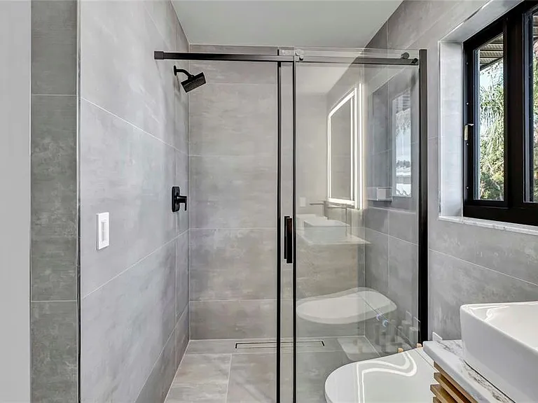 15180 Lyneburg Ave — Photo 40