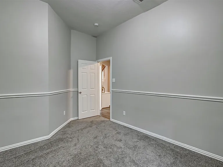 18207 Red Eagle Ct — Photo 36