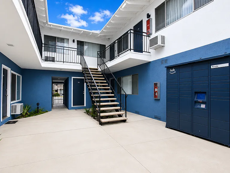 Reseda Apartments | 7650 Reseda Blvd — Photo 8