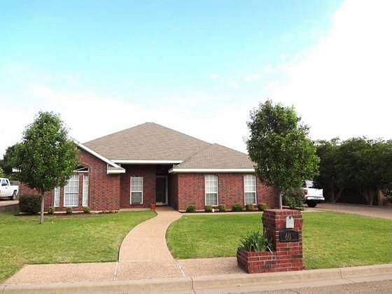 1st image of 605 Eagles Nest Dr
