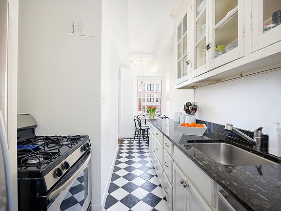 4th image of 242 E 19th St APT 8H