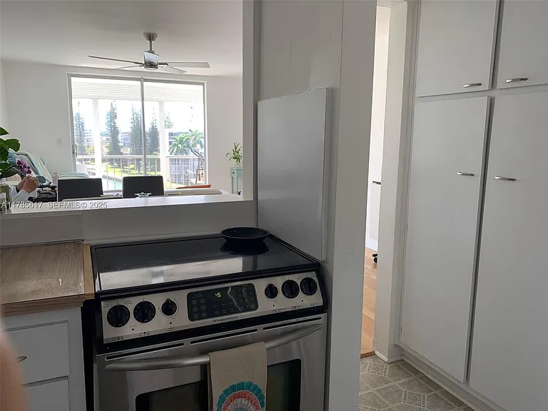 2851 Leonard Dr #J603 — Photo 5