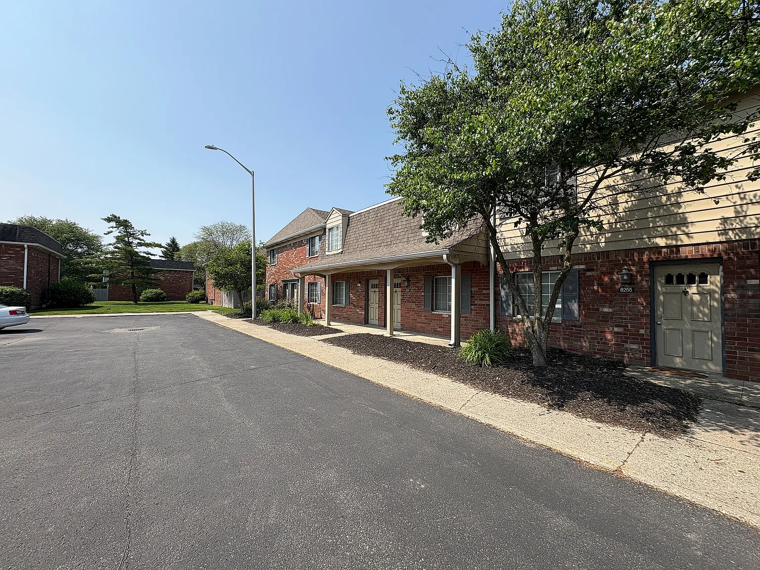 Braeburn Village — Photo 3