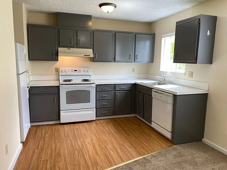 634 Alameda Ave — Photo 3
