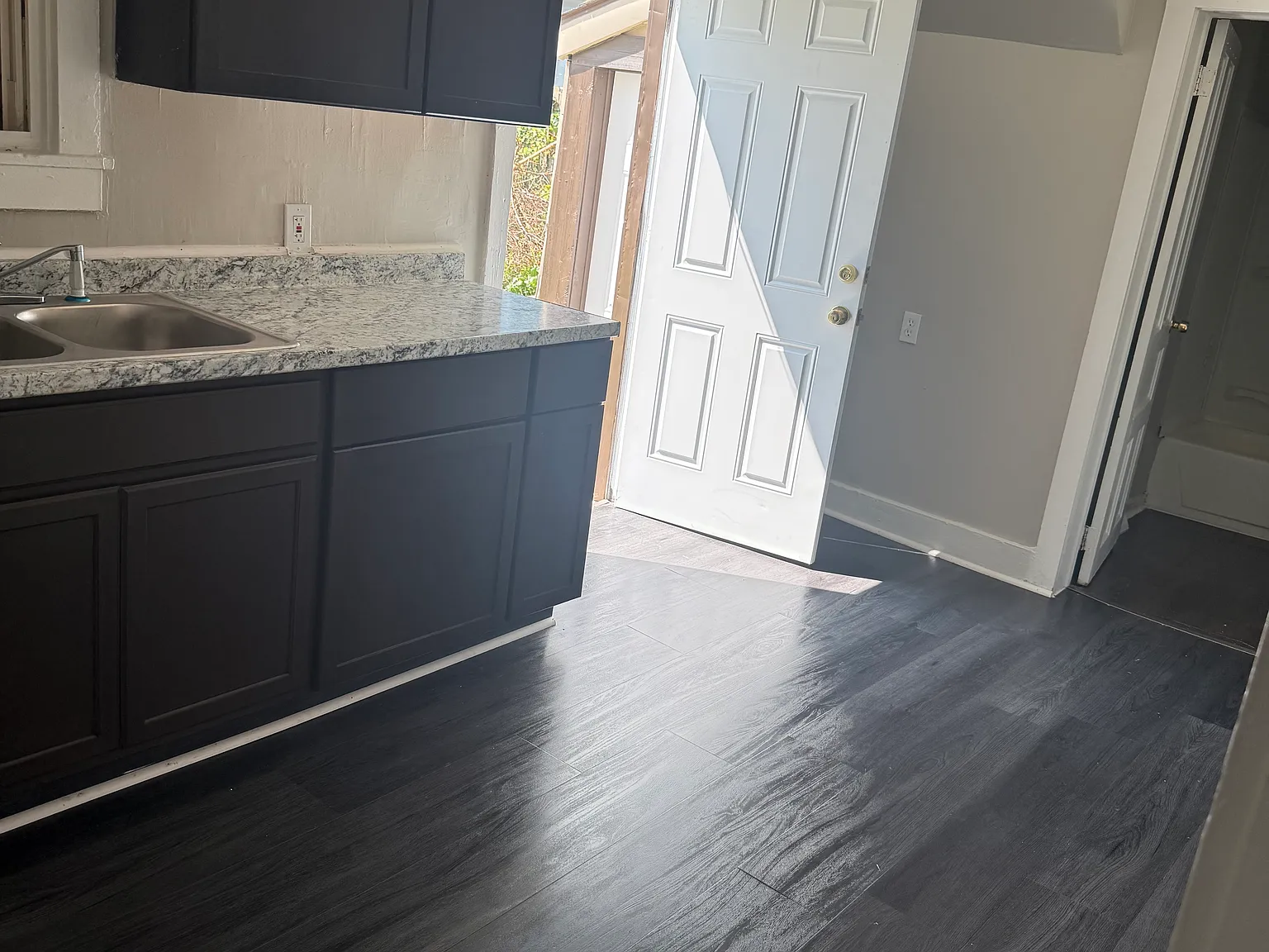 2 bed, 775 sqft, $1,000 — Photo 4