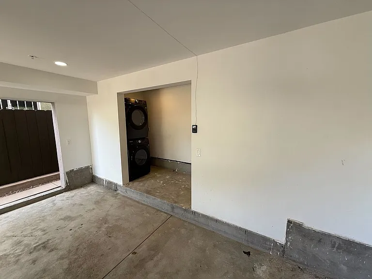 835 Opal St — Photo 10