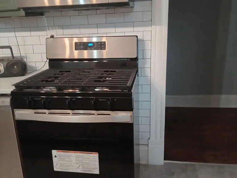 Gas stove