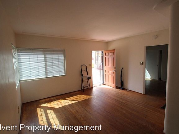4th image of 4768 Niagara Ave