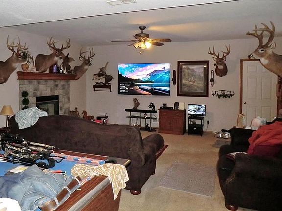 4th image of 19400 E Colony Ln