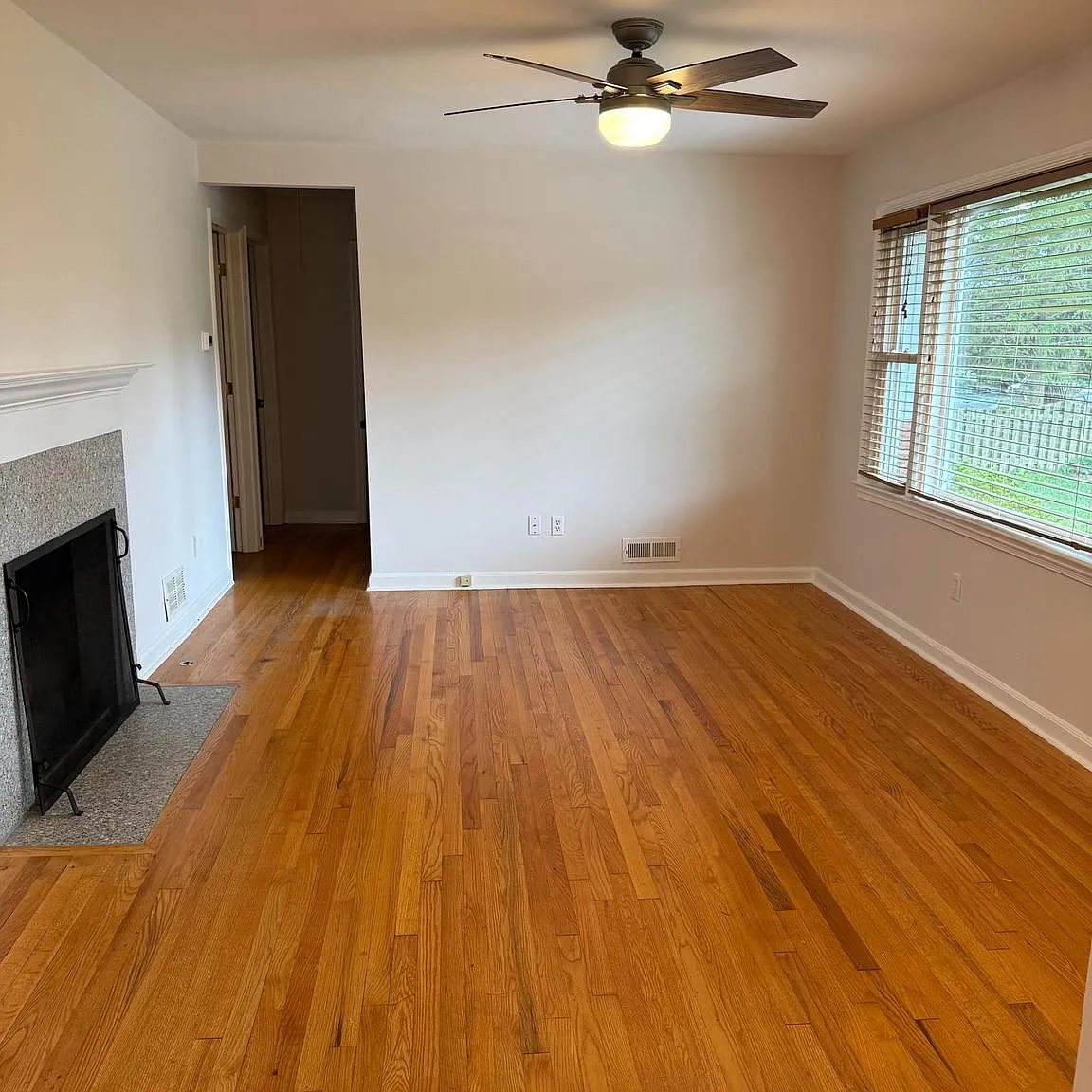 3 bed, 1560 sqft, $3,750 — Photo 2