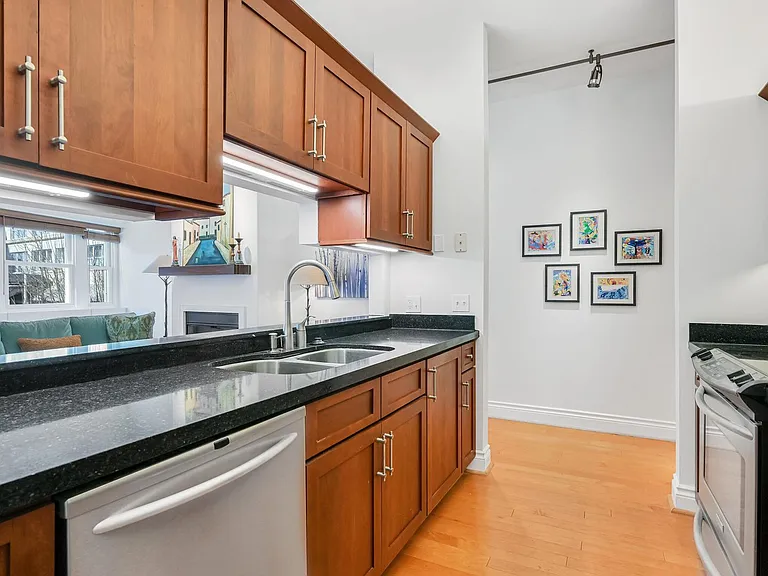 21 Haywood St #2B — Photo 11