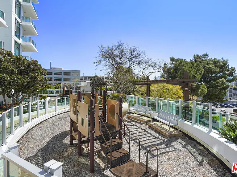 3141 Michelson Dr #1506 — Photo 47