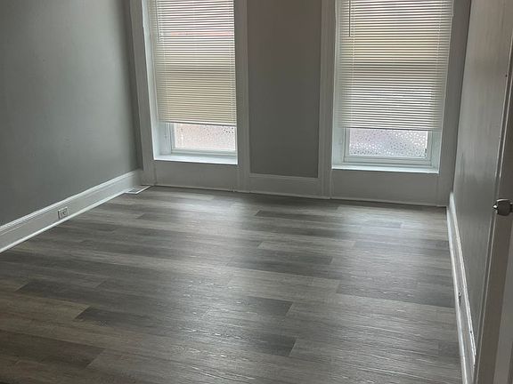 2nd image of 1917 Park Ave #1