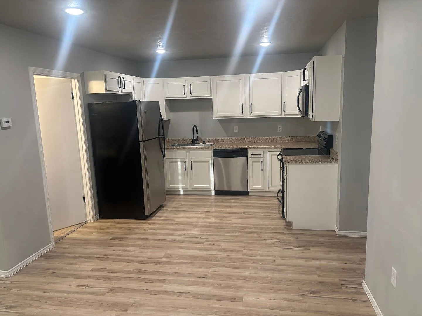Madison 7 unit — Photo 1