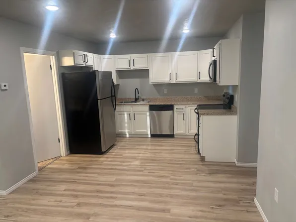 Madison 7 unit, 1527 NW 2nd St #7, Madison, SD 57042