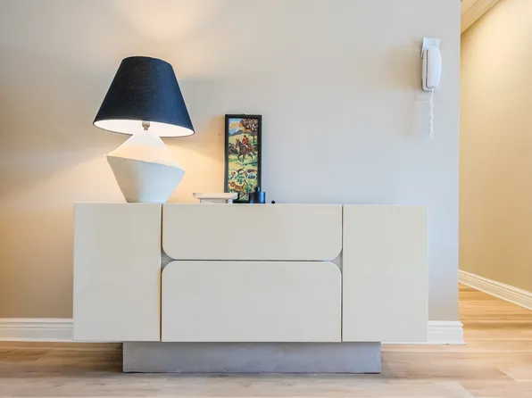 20 West 64th Street image 5 of 17