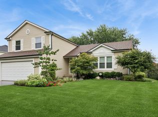 1011 Woodbridge Dr, Cary, IL 60013