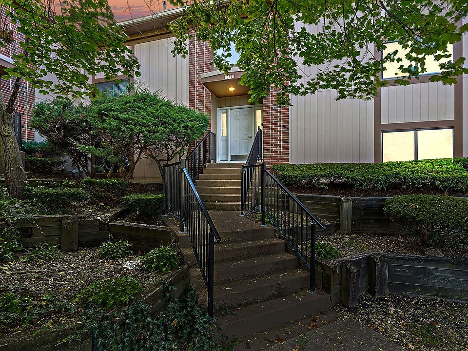 1st image of 371 Wilmington Dr #201D