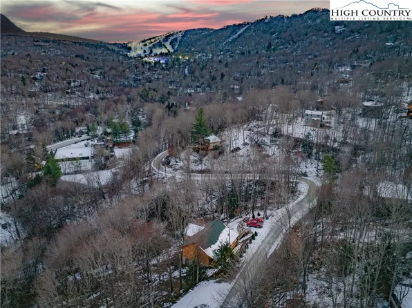 122 Chestnut Way Road, Beech Mountain, NC 28604