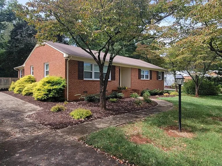 1403 Fleming Rd — Photo 1