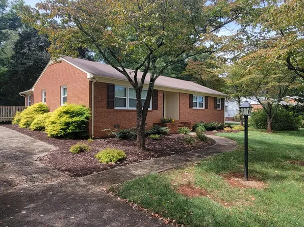 1403 Fleming Rd, Greensboro, NC 27410