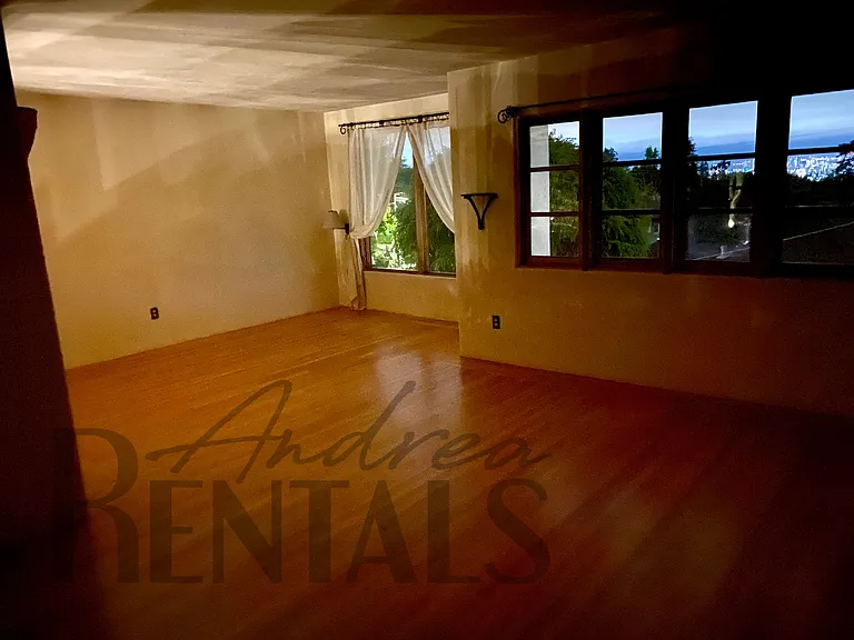 111 El Camino Real — Photo 44