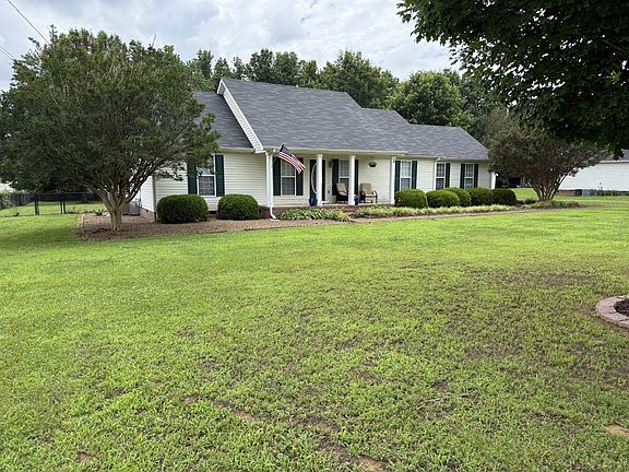 3rd image of 28 Long Meadow Dr