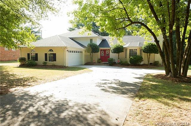 2nd image of 3321 Thaxton Pl