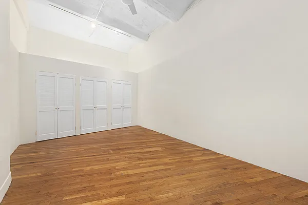 Sold by OFFICIAL | media 9