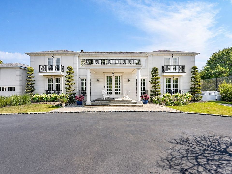 1st image of 3 Polo Grounds Ln