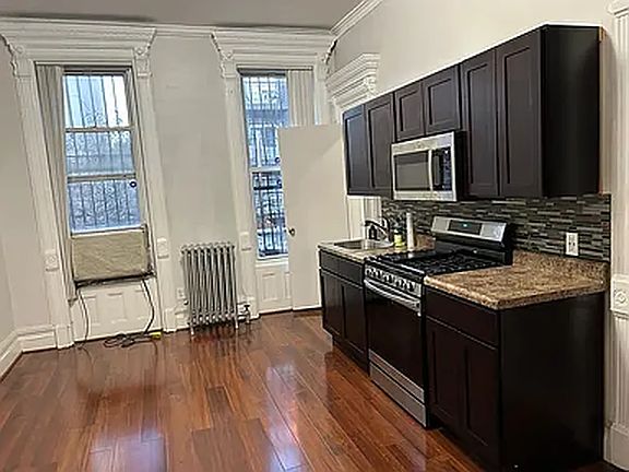 3rd image of 19 Vernon Ave #2