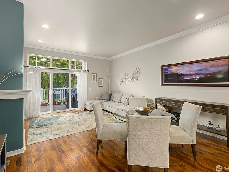 1618 Huckleberry Cir — Photo 2