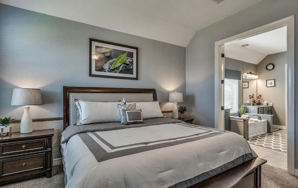 5 bed, 3409 sqft, $3,500 — Photo 2
