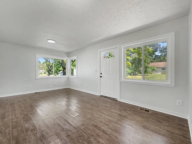4460 Curundu Ave — Photo 8
