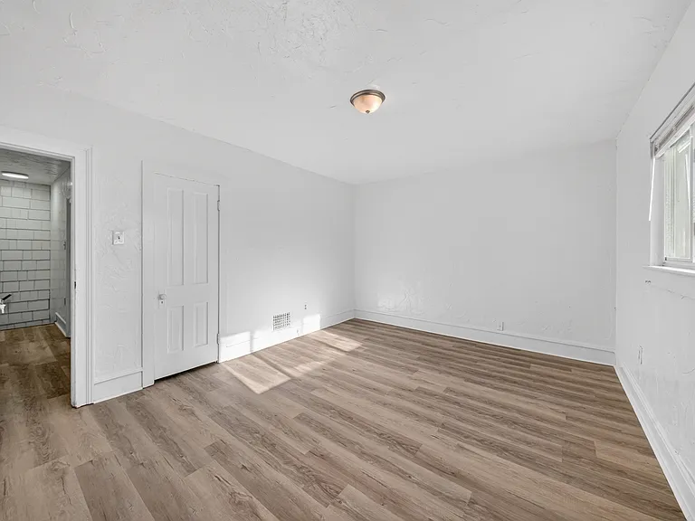 511 Brown St — Photo 18