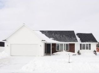 2464 Ballyvaughan Rd, De Pere, WI 54115