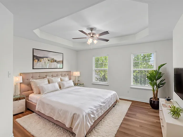 2409-2411 Northampton Dr. — Photo 35