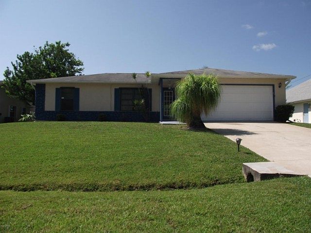 1st image of 362 Vin Rose Cir SE