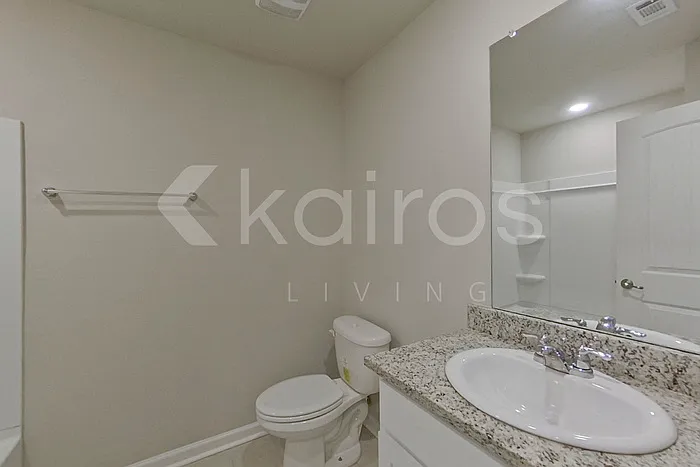 208 Yardley Ct — Photo 12