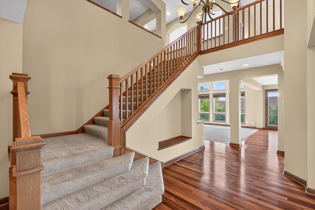 9020 Warren Ct, Victoria, MN - View 3