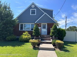 208 Seidman Ave, Staten Island, NY 10312