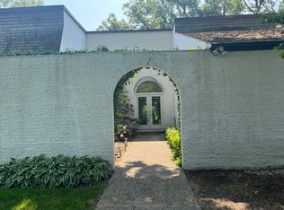 3864 Old McHenry Rd, Long Grove, IL 60047