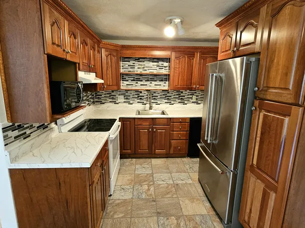 245 Boston Post Rd E APT 7, Marlborough, MA 01752